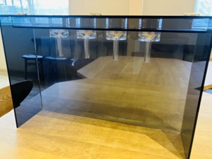 NCマシニングと手加工の一貫対応で実現。実験装置用カバーの加工事例